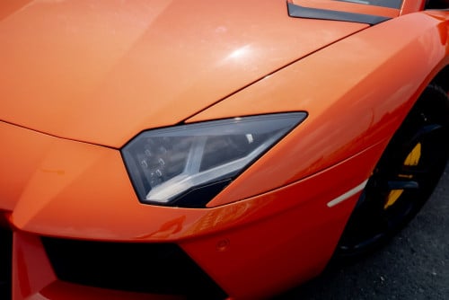 Lamborghini aventador (គោរព្រៃអភិជន)