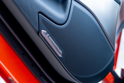Lamborghini aventador (គោរព្រៃអភិជន)