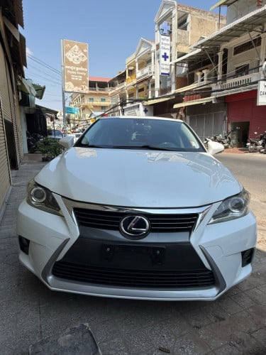 Lexus CT200H 2014