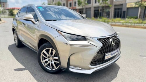 Lexus NX200T