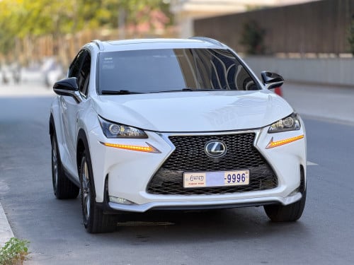 Lexus NX200T 2015 🆙 F sport 4ប៊ូតុង ប៉ុង1 ក្នុងឆឺរី 6ម៉ឺនម៉ាយហ្សុីន