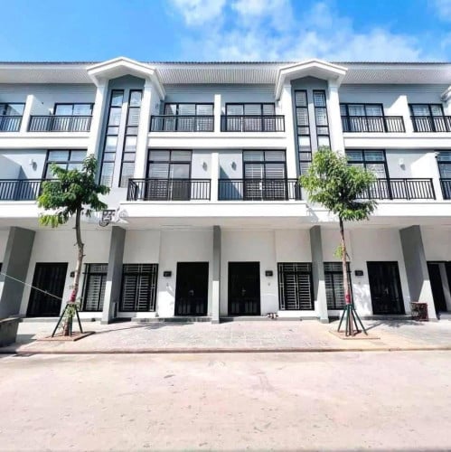 Peng Hout  for rent 1250$