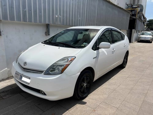 Prius 07 hf ឡានស្អាត មិនមានបុកប៉ះ ឯកសាគ្រប់ ម៉ាញ៉ែតMC ម្ចាស់ដើមពន្ទុក57 តំម្លៃ 11500$ចរចា​