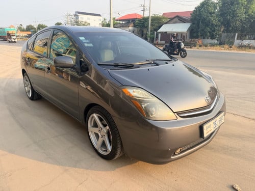 Prius 08 h-full ឡានស្អាត់លេងហើយ