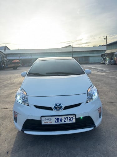 Prius 2012.option 4 ស្លាយ​កុងទ័រ​