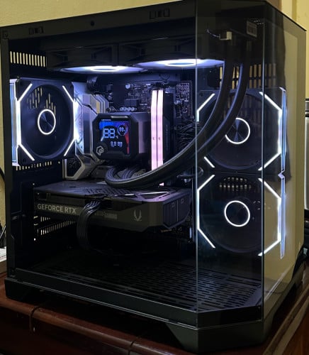 Rarely Used Pc Good condition (still have warranty)