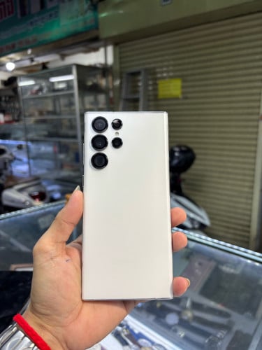 Samsung S22Utra 256G Ram12G Sim2 Global ម៉ាសុីនស្រុីនជាំអេក្រង់ ដូររូប