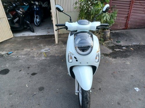 Scoopy025ប្រើសោលក់តម្លៃធូរ