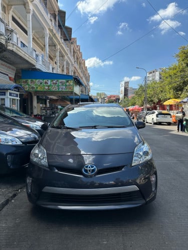 Toyota Prius 2013 plug-in ក្រដាសពន្ធ