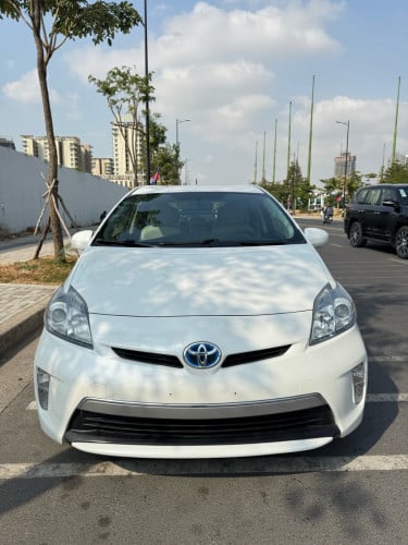 Toyota Prius 2013 Plug-in hybrid ក្រដាសពន្ធធានាគុណភាពនឹងតម្លៃ