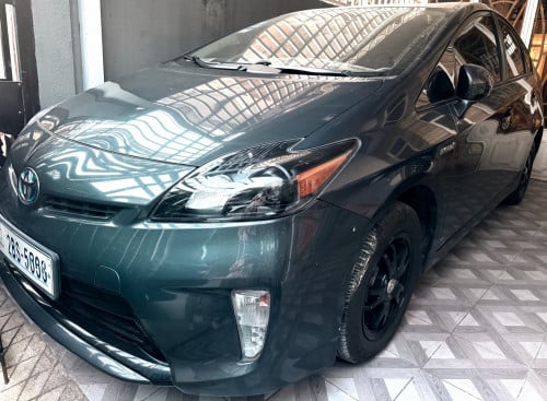 Toyota Prius013 Option3 17500$ ឡានម្ចាស់ដើមផ្ទាល់(ចរចារ)