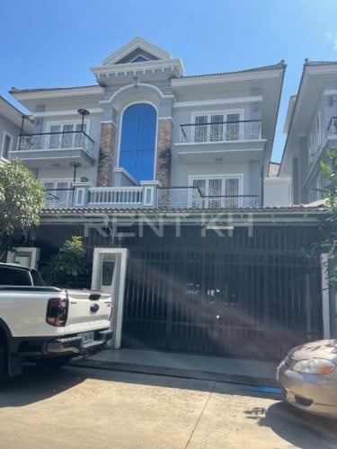 Twin Villa for rent at Russey Keo 598