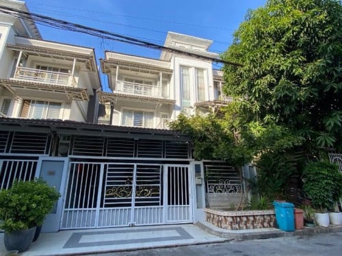 Twin Villa for rent near Aeon2 mall