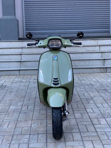 Vespa sprint 2022/150cc មួយទឹកផ្លាកលេខ