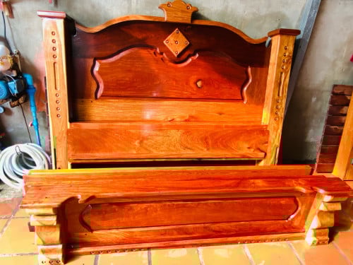 គ្រែបាំរាំងយក្សខ្នាត់ធំឈើធ្នង់សុទ្ធស្អាតណាស់