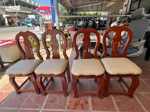 កៅអីយឈើបេងបងៗ