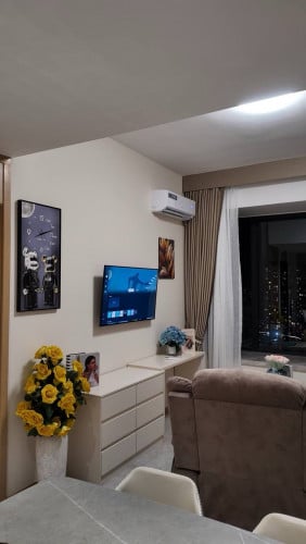 ជាប់វិទ្យាលយបឹងត្របែក