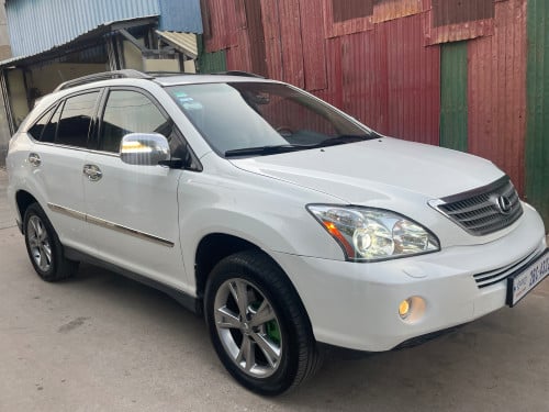 ឡានថ្មីបងប្អូន​ម្ចាស់​ដេីម