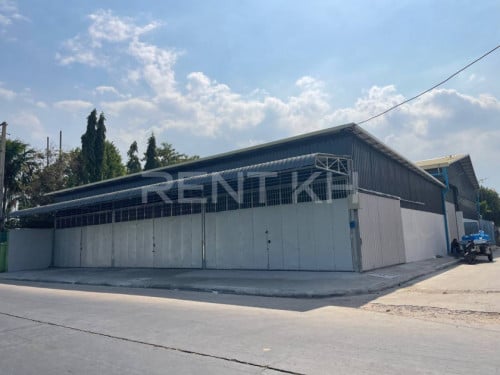 ឃ្លាំងសំរាប់ជួលនៅឬស្សីកែវ