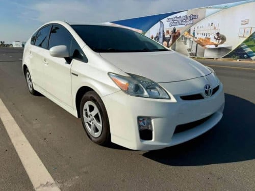 លក់ ថ្មីណាស់រៀបចំរួចហើយតម្លៃពិសេស 17700$ Prius 011 option 3 JBL ក្នុងលឿង