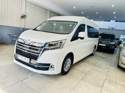 ហ្សុីនម៉ាជុំ ខ្លាញ់គោ 2មុឺនគីឡូ👉Toyota Hiace 2023 VIP full option អារ៉ាប់💁ម៉ាសុីន: V6 សាំង លេខអូតូ