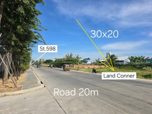 ដីកែង ផ្លូវ 20m