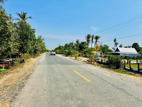 ដីលក់ជាប់ផ្លូវកៅស៊ូ30ម