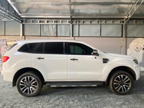 ស្តុកថ្មីFord Everest Titanium 2020 ទិញឲ្យទាន់បងៗ