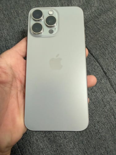 សួរស្ដីបងប្អូនខ្ញុំមាន iPhone 15 pro max មួយដើមចង់លក់អត់ដែលជួសជុលអត់មានស្នាមសភាពនៅថ្មី99%