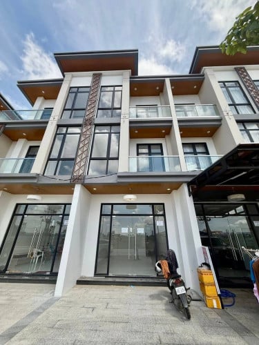 វីឡាភ្លោះសំរាប់លក់នៅOCIC