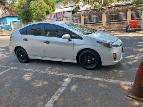 លក់ឡានថ្មីណាស់តុបតែងហើយPrius2010option3