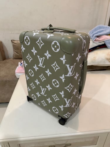 ទំហំ​ ខ្នាត​S