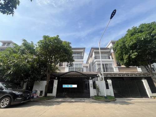 💥វីឡាភ្លោះលក់តម្លៃល្អ ក្នុងបុរីប៉េងហួត371