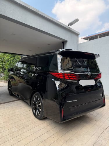 Alphard 2024