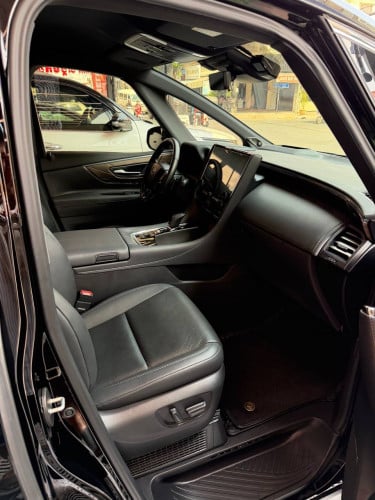 Alphard 2024