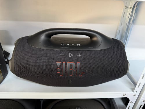 Boombox 4 99.99% Full Set នៅធានា