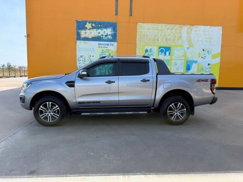 Ford Ranger Wildtrak ស៊េរីឆ្នាំ 2021វេីតៗបងៗ