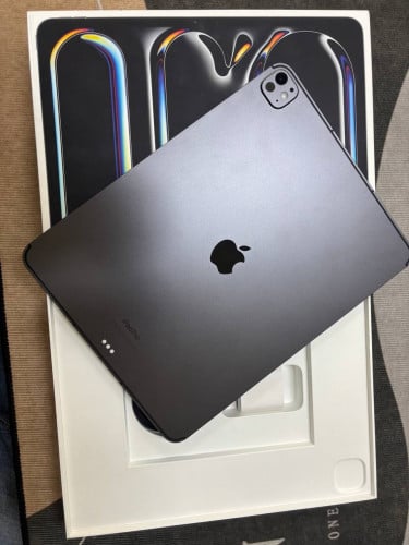 iPad Pro 13 in M4 simBlack 99.99%