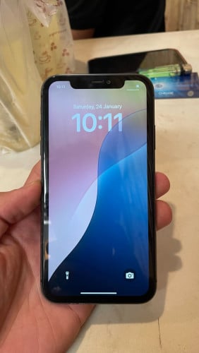 iPhone 11 មួយទឹក ខូចស្គេនមុខ 120$ (ចរចាបាន)