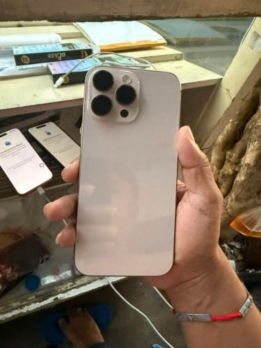 iPhone 16 pro max 256G bypass wifi  GX no camer មុខអត់ស្កេន