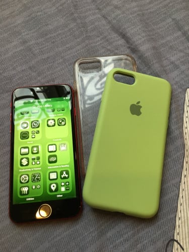 Iphone SE 3 99%, battery: %93. Lock sim, but can use any sim card. Everything is good. Text in teleg