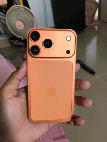 iPhone XR up 17Pro