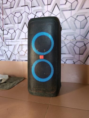 JBL partybox 300 ស្ទើរតែរូបរាង សំឡេងណែនថ្មកាន់