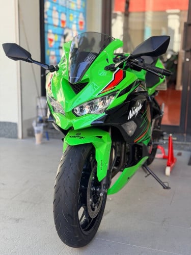 Kawasaki ZX4R