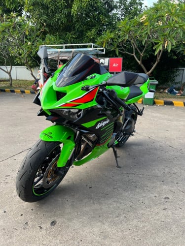 Kawasaki ZX6R