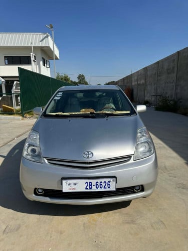 Prius 05 full option