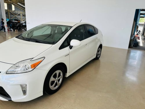 PRIUS 2014 For Rent /出租