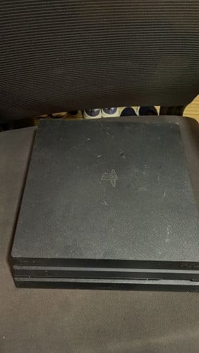 PS4 Pro 1TB + Monitor