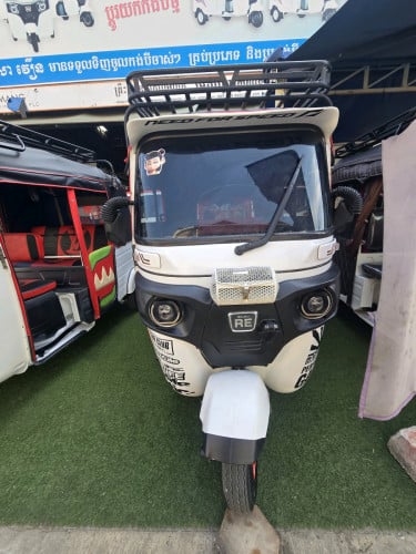 Re bajaj2023លក់