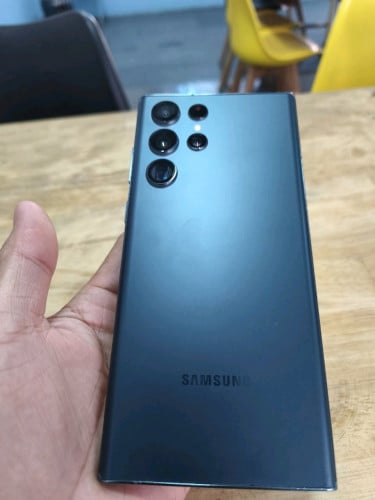 S22 Ultra ក្រុមហ៊ុន ស៊ីម២